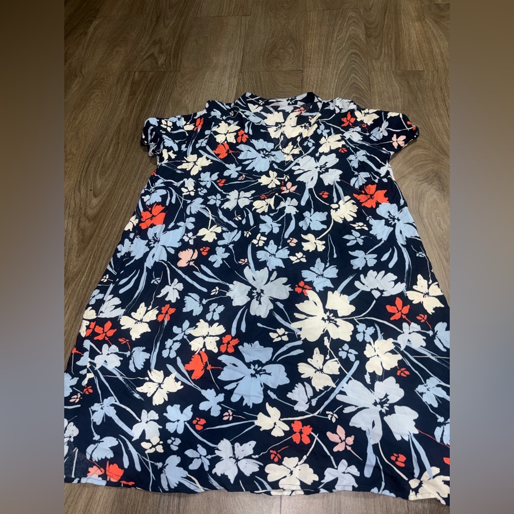 Time and Tru Navy and Light Blue Floral Top